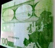 Kaip susigrąžinti pinigus, jei juos „prarijo“ bankomatas?